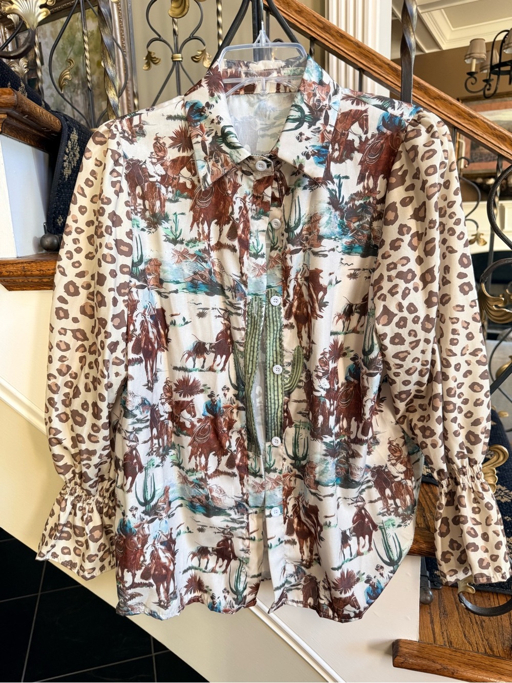 Western Long Sleeve shirt.NWOT.Button front Collar.Elastic Bell Sleeve.S Cotton